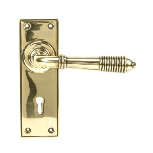 REEDED LEVER HANDLE ON BACKPLATE