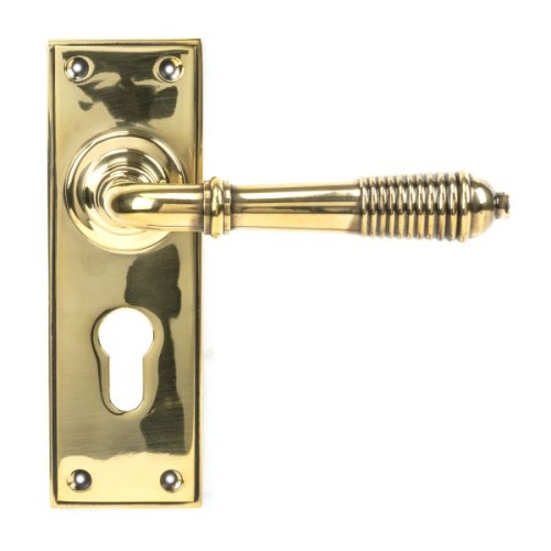 REEDED LEVER HANDLE ON BACKPLATE