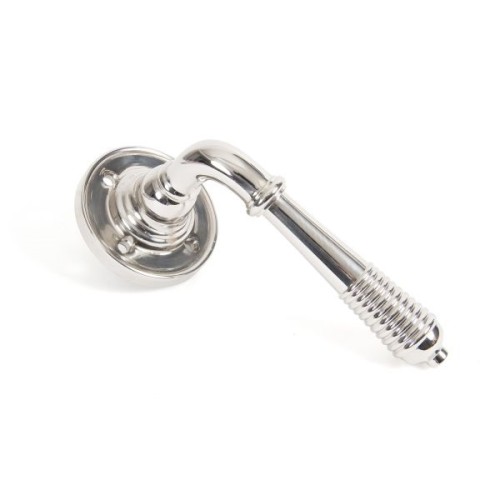 REEDED LEVER ON ROUND ROSE