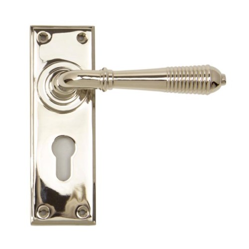 REEDED LEVER HANDLE ON BACKPLATE