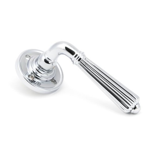 HINTON LEVER HANDLE ON ROUND ROSE