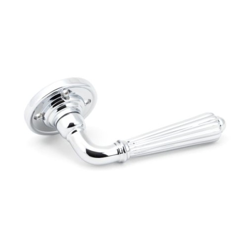 HINTON LEVER HANDLE ON ROUND ROSE