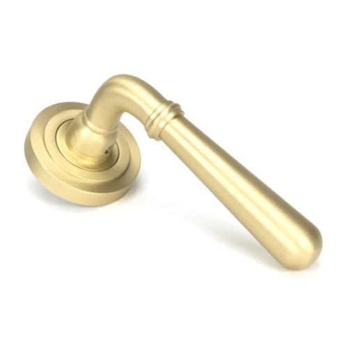 NEWBURY LEVER HANDLE ON ROSE (4 ROSE OPTIONS)