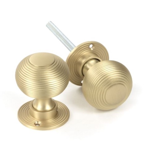 HEAVY REEDED MORTICE / RIM DOOR KNOBS ON FACE FIXED ROSE