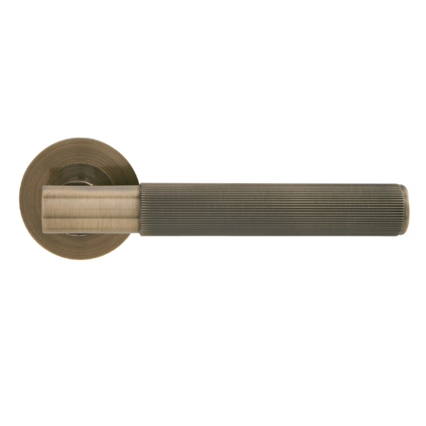 LINEAR T-BAR LEVER HANDLE ON ROUND ROSE