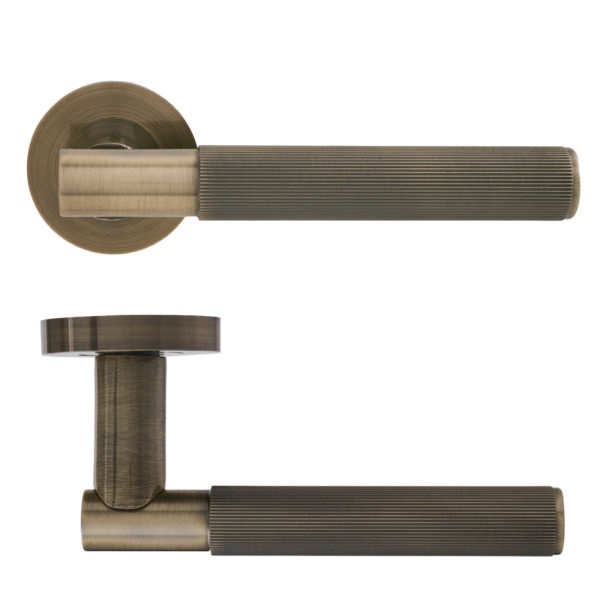 LINEAR T-BAR LEVER HANDLE ON ROUND ROSE