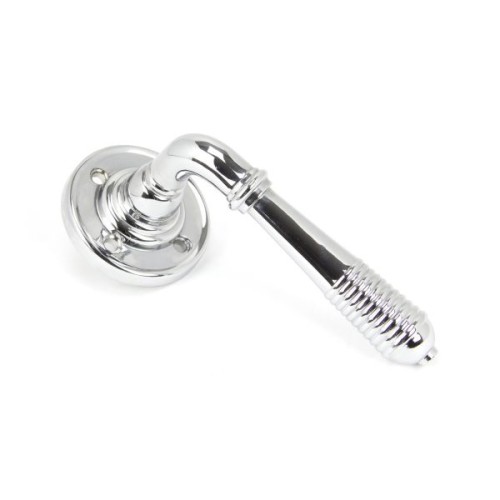 REEDED LEVER ON ROUND ROSE