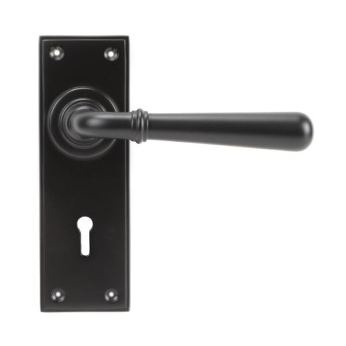 NEWBURY LEVER HANDLE ON BACKPLATE