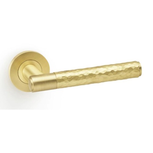 SPITFIRE HAMMERED LEVER HANDLE ON ROUND ROSE