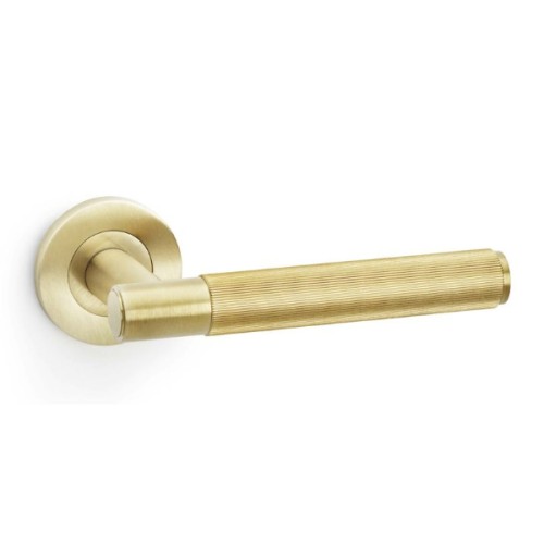 SPITFIRE LINEAR LEVER HANDLE ON ROUND ROSE