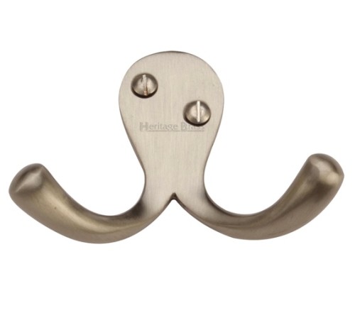 TRADITIONAL CURVED DOUBLE ROBE HOOK