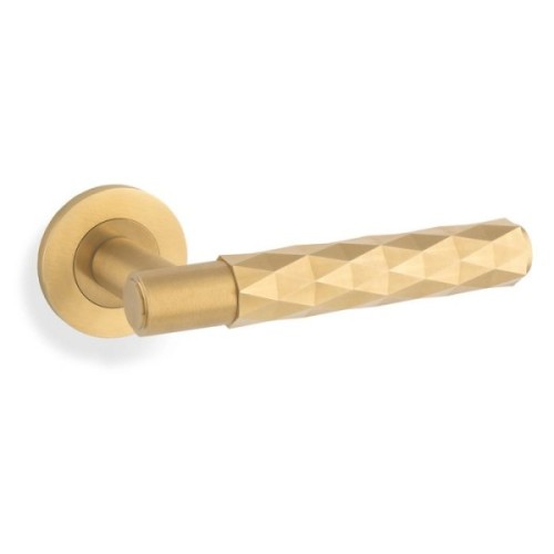 SPITFIRE DIAMOND CUT LEVER HANDLE ON ROUND ROSE