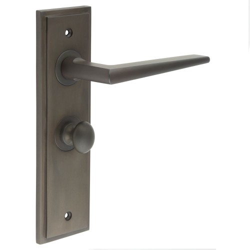 MAYFAIR LEVER HANDLE ON BACKPLATE