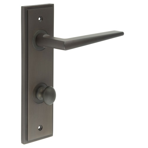 MAYFAIR LEVER HANDLE ON BACKPLATE