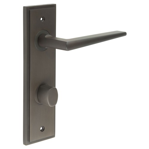 MAYFAIR LEVER HANDLE ON BACKPLATE