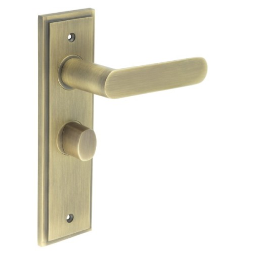 KENSINGTON LEVER HANDLE ON BACKPLATE