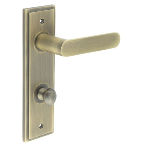 KENSINGTON LEVER HANDLE ON BACKPLATE