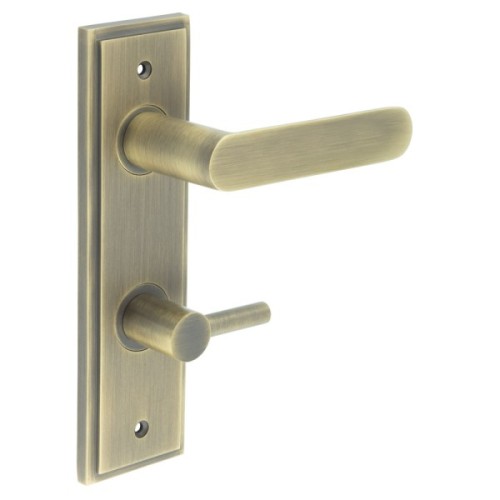 KENSINGTON LEVER HANDLE ON BACKPLATE