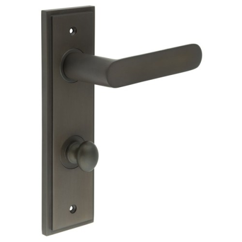 KENSINGTON LEVER HANDLE ON BACKPLATE