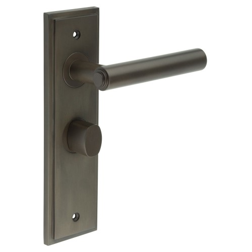 RICHMOND LEVER HANDLE ON BACKPLATE