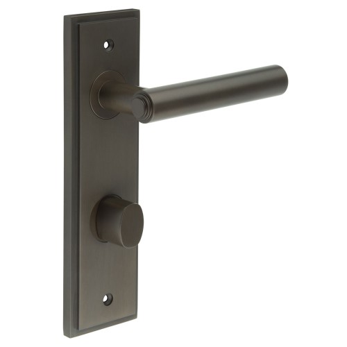 RICHMOND LEVER HANDLE ON BACKPLATE