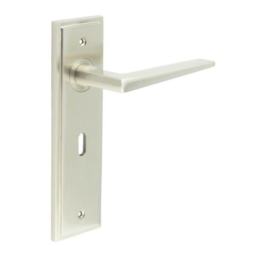 MAYFAIR LEVER HANDLE ON BACKPLATE