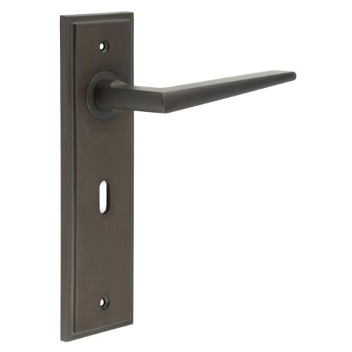 MAYFAIR LEVER HANDLE ON BACKPLATE