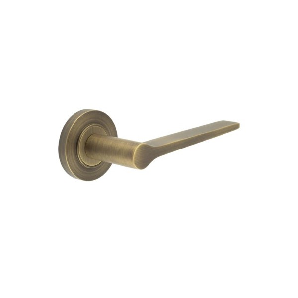 KNIGHTSBRIDGE LEVER HANDLE ON ROSE - (7 ROSE OPTIONS)