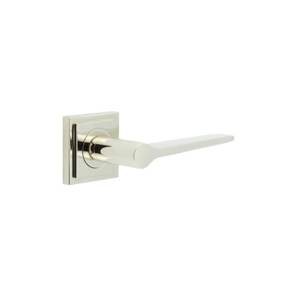 KNIGHTSBRIDGE LEVER HANDLE ON ROSE - (7 ROSE OPTIONS)