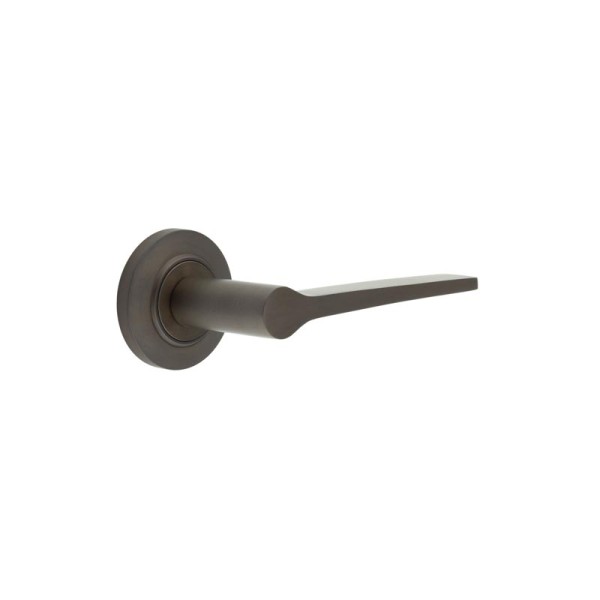 KNIGHTSBRIDGE LEVER HANDLE ON ROSE - (7 ROSE OPTIONS)