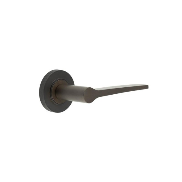 KNIGHTSBRIDGE LEVER HANDLE ON ROSE - (7 ROSE OPTIONS)