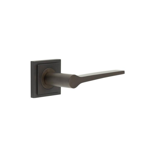 KNIGHTSBRIDGE LEVER HANDLE ON ROSE - (7 ROSE OPTIONS)