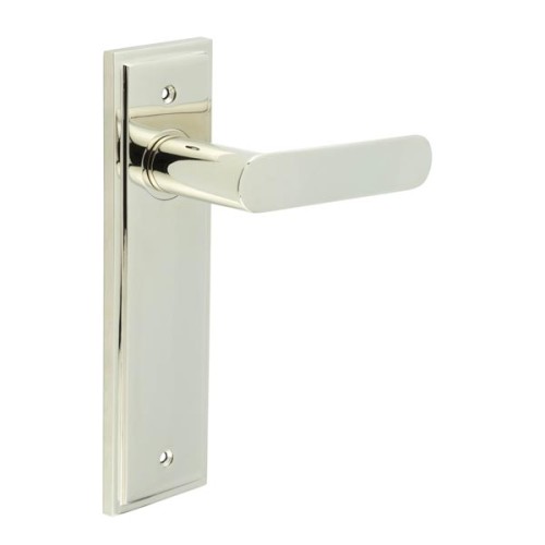 KENSINGTON LEVER HANDLE ON BACKPLATE