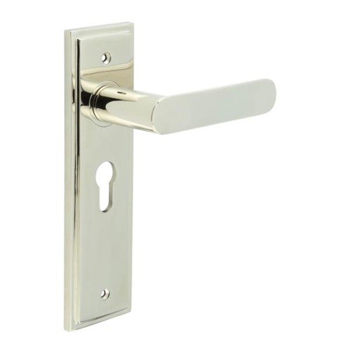 KENSINGTON LEVER HANDLE ON BACKPLATE