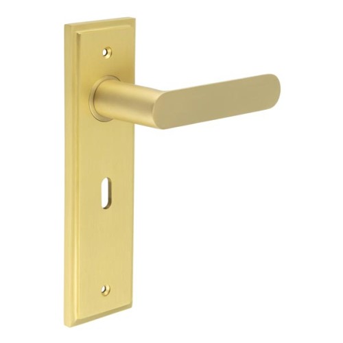 KENSINGTON LEVER HANDLE ON BACKPLATE