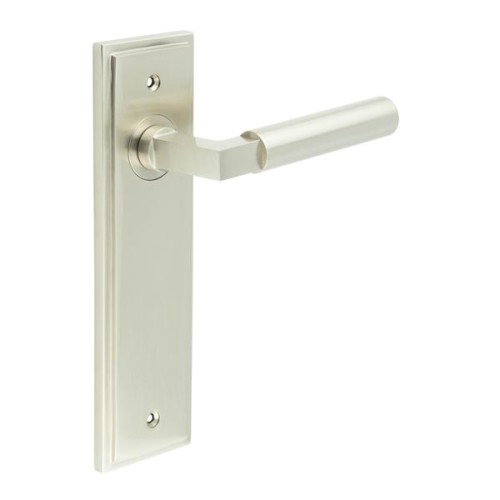 WESTMINSTER LEVER HANDLE ON BACKPLATE