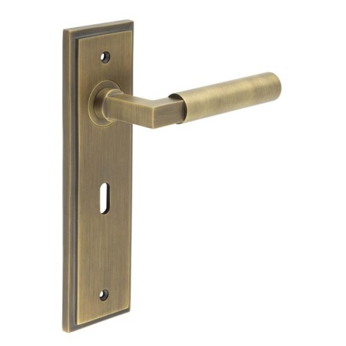 WESTMINSTER LEVER HANDLE ON BACKPLATE