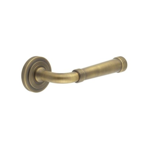 HIGHGATE LEVER HANDLE ON ROSE - (7 ROSE OPTIONS)