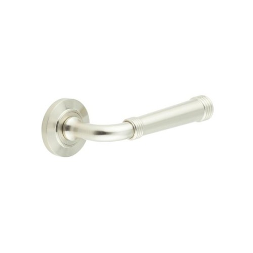 HIGHGATE LEVER HANDLE ON ROSE - (7 ROSE OPTIONS)