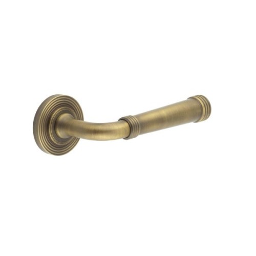 HIGHGATE LEVER HANDLE ON ROSE - (7 ROSE OPTIONS)