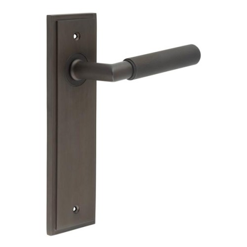 PICCADILLY LEVER HANDLE ON BACKPLATE