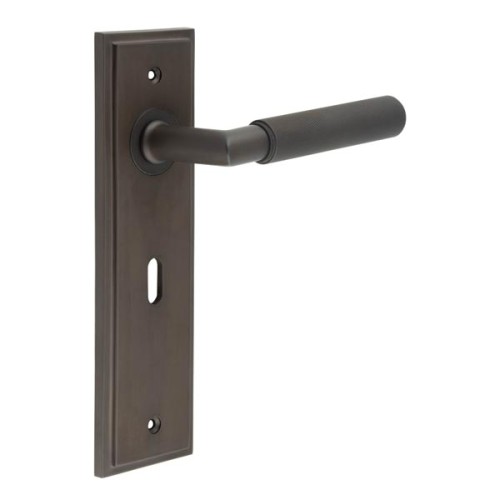 PICCADILLY LEVER HANDLE ON BACKPLATE