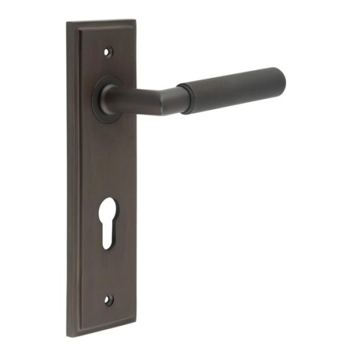 PICCADILLY LEVER HANDLE ON BACKPLATE