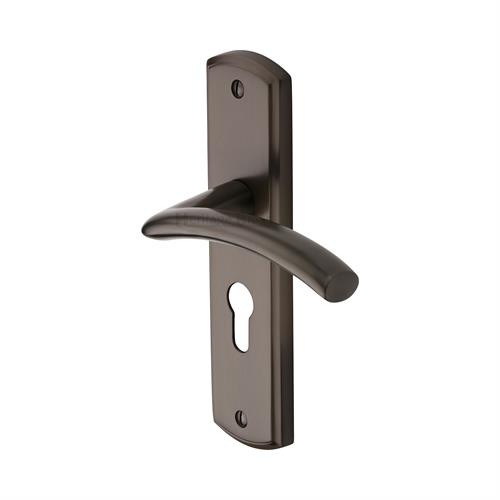 CENTAUR LEVER HANDLE ON BACKPLATE