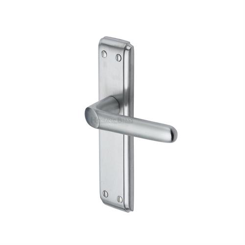 DECO LEVER HANDLE ON LATCH BACKPLATE