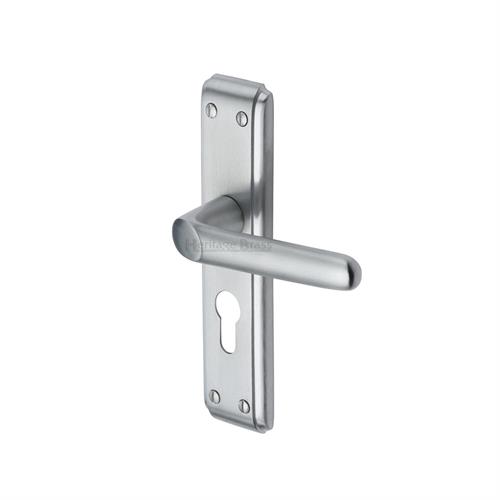 DECO LEVER HANDLE ON LATCH BACKPLATE