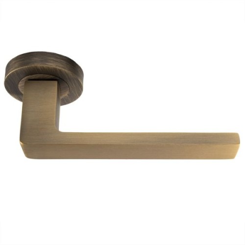 SASSO LEVER HANDLE ON ROUND ROSE