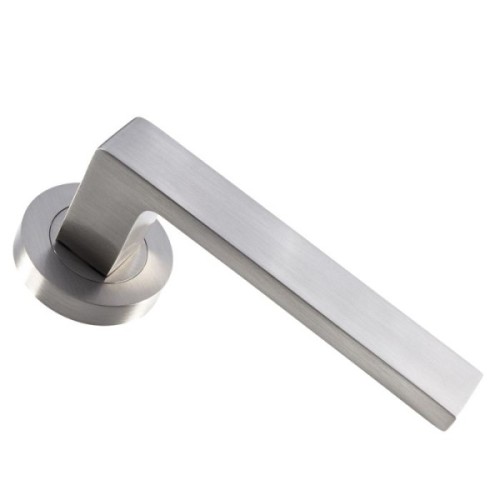 SASSO LEVER HANDLE ON ROUND ROSE