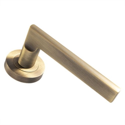 TRENTINO LEVER HANDLE ON ROUND ROSE