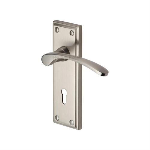 HILTON LEVER HANDLE ON BACKPLATE